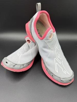 Zoot Ultra Speed Women s 10.5 Slip on Running Shoes Grey Pink