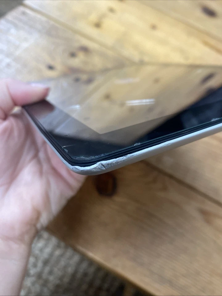 Apple iPad 2 (2nd Gen) 32GB - Image 3 of 4