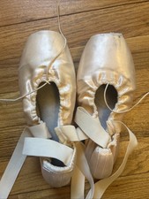Satin Pink Ballet Bloch Balance European Pointe Shoes with Ribbon Ties Size 7.5