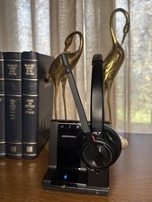 Secure Phone Calls with Plantronics Bluetooth Headphones W8200B Charging Base