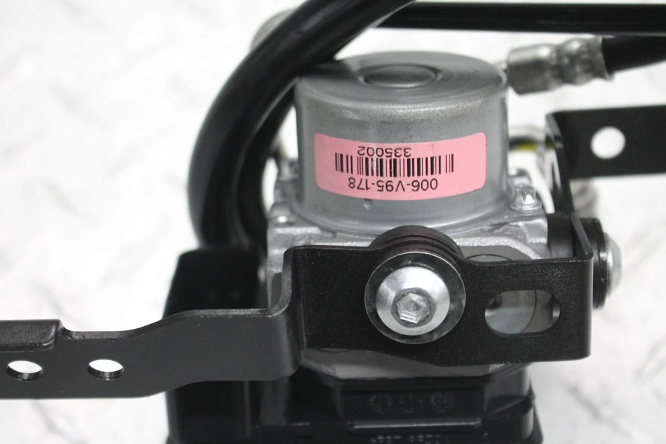 MÓDULO UNIDAD BOMBA ABS ABS KAWASAKI NINJA EX500 2024 Y MANGUERAS Foto 2 de 4