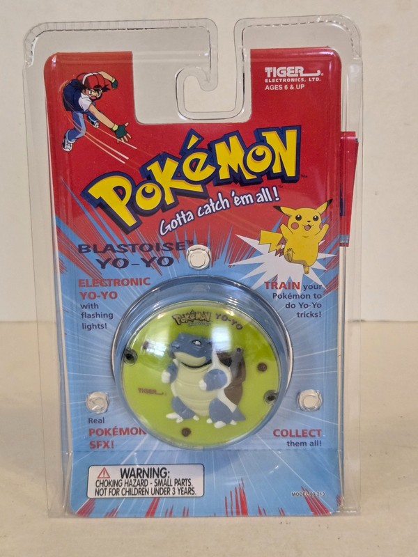 Pokemon 1998 Tiger Electronics Blastoise Light-Up YO-YO Hasbro Toy Vintage RARE!