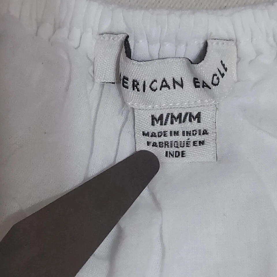 Cami de renda branca feminina American Eagle bordada tamanho médio alça de espaguete - Imagem 2 de 4