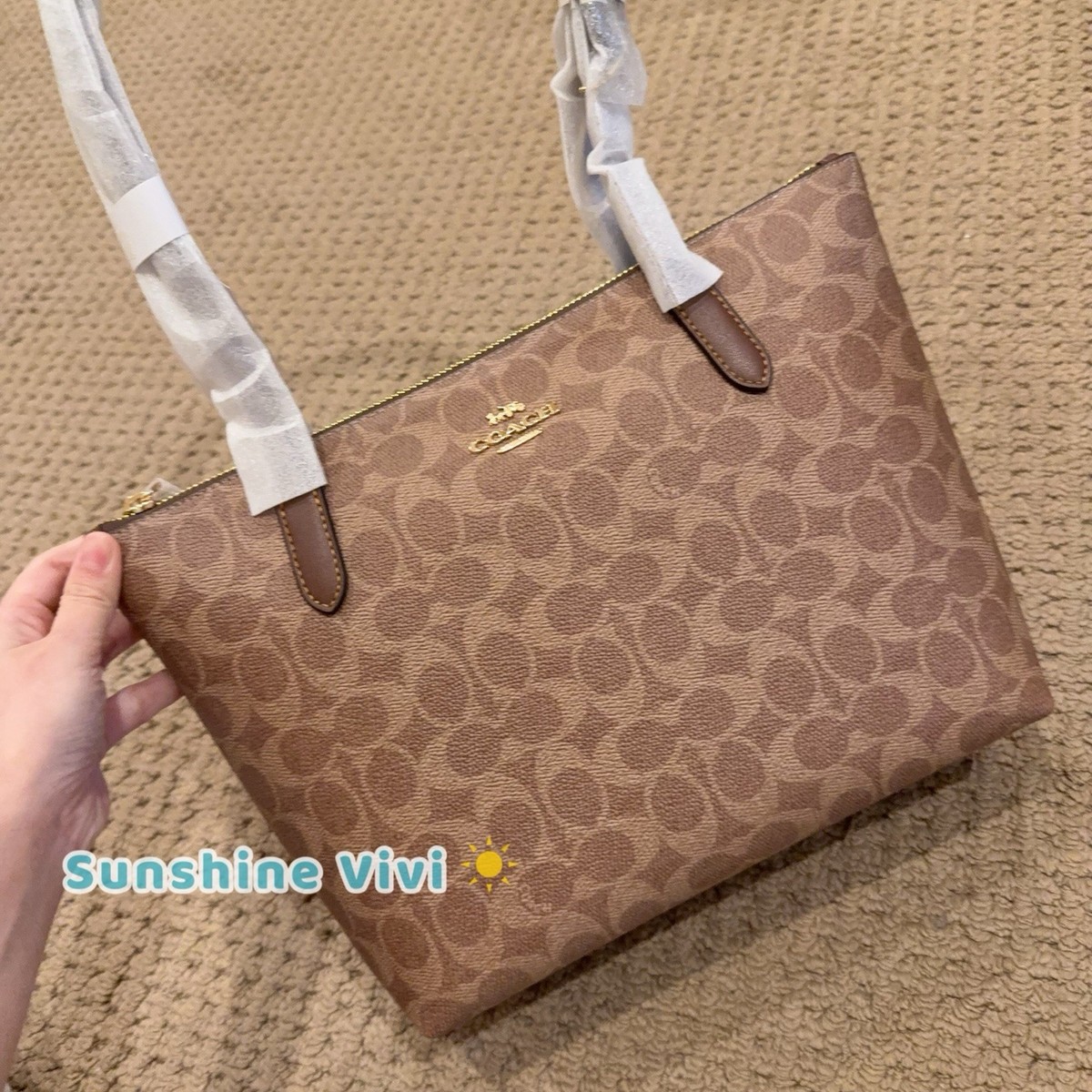 NWT COACH Fiona Zip Tote Bag In Signature Canvas CBT18 Gold/Tan