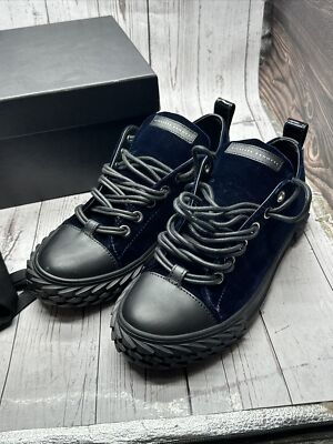 Giuseppe Zanotti Men display picture 2