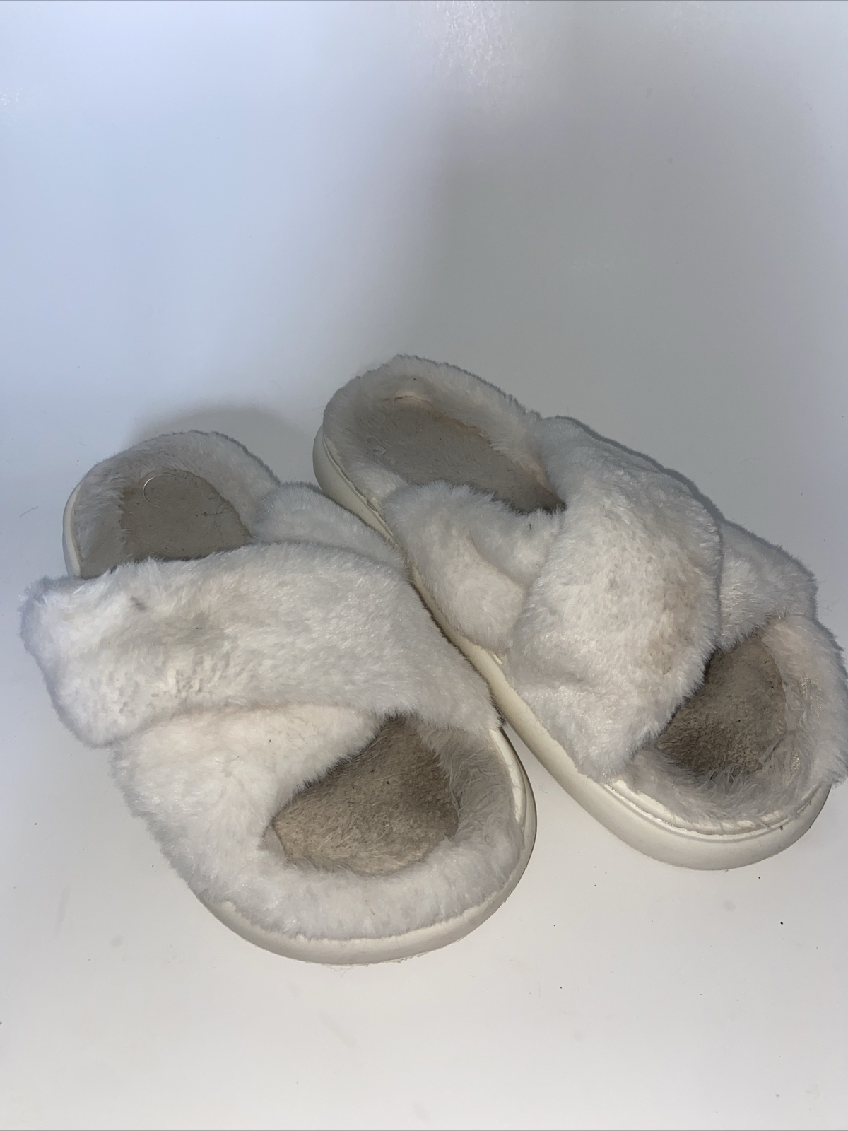 White fluffy house shoes – size 10.5-image