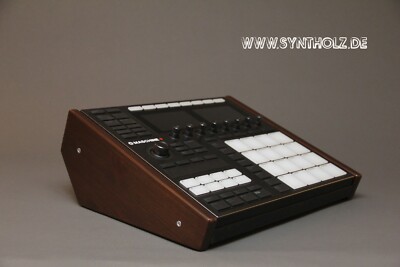 Ständer für Native Instruments Maschine+. Modell ''Palisander''
