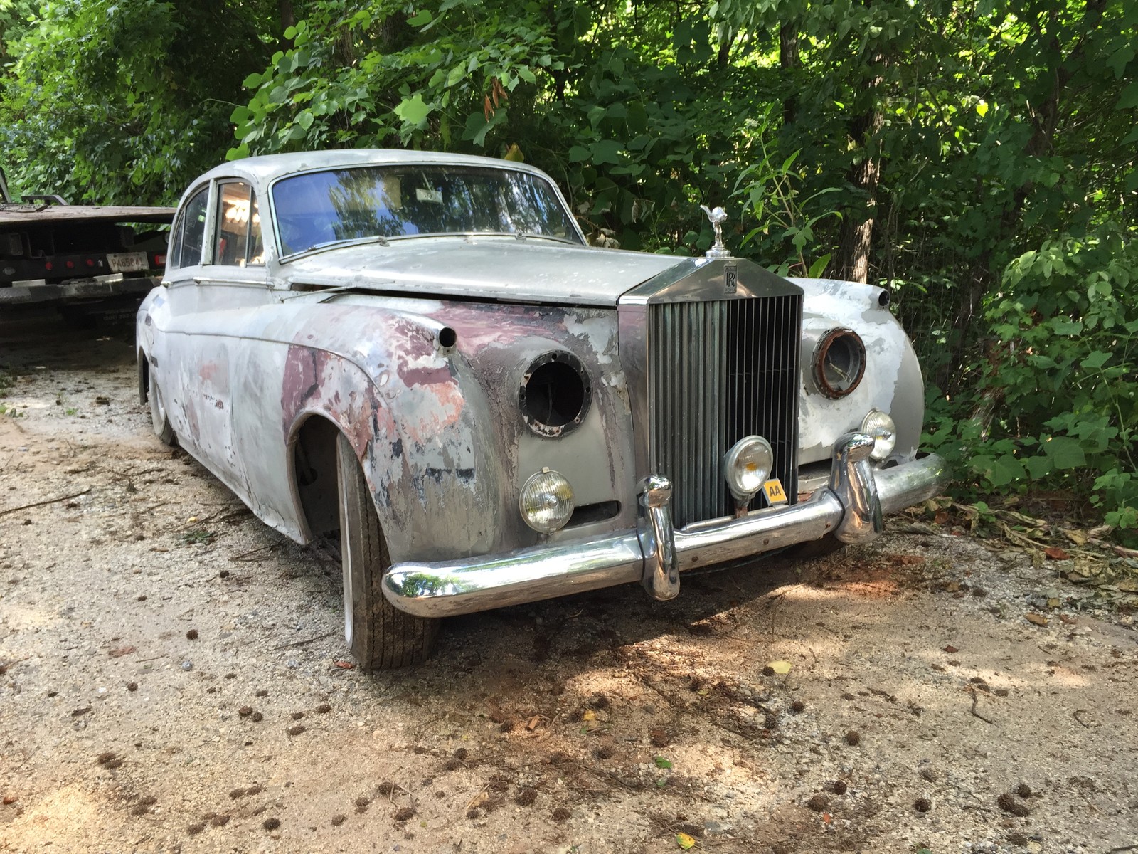 JAMES YOUNG CLOUD ROLLS ROYCE BENTLEY BUMPER IRON. WORLDS LARGEST USED INVENTORY