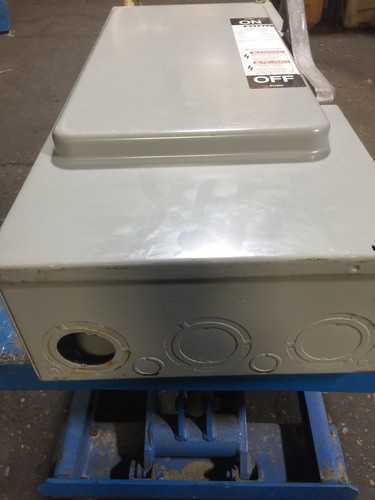 MURRAY GU324 SAFETY SWITCH 240 VAC 250 VDC 200 AMP 60 MAX HP 3 PHASE TYPE 1 - Picture 3 of 12