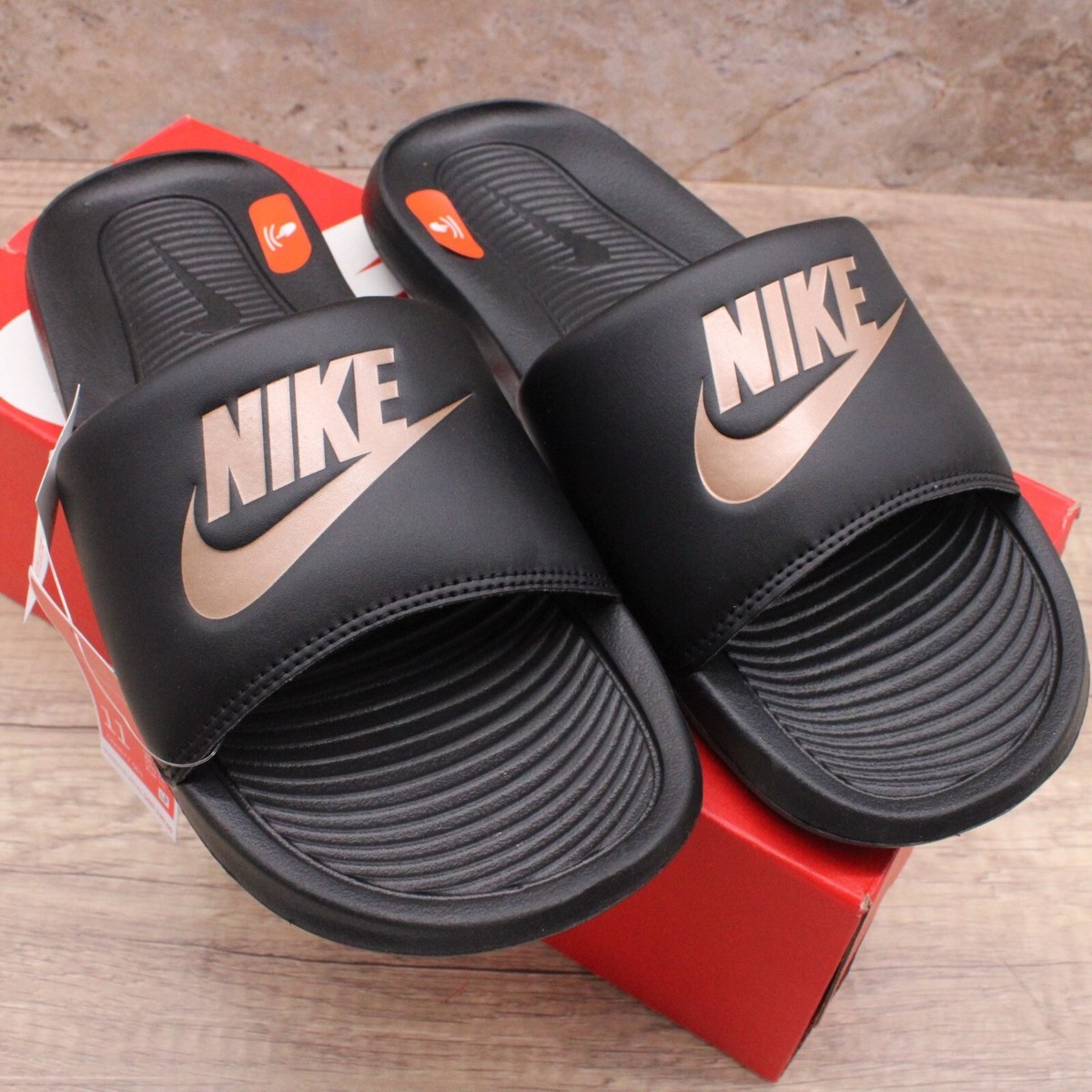 Nike Victori One Womens Slides Sandals Size 11 Black/Bronze CN9677
