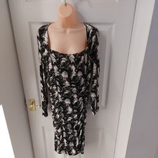 D By Damsel In A Dress Black & White Long Sleeve ruched midi  Dress Size 14 