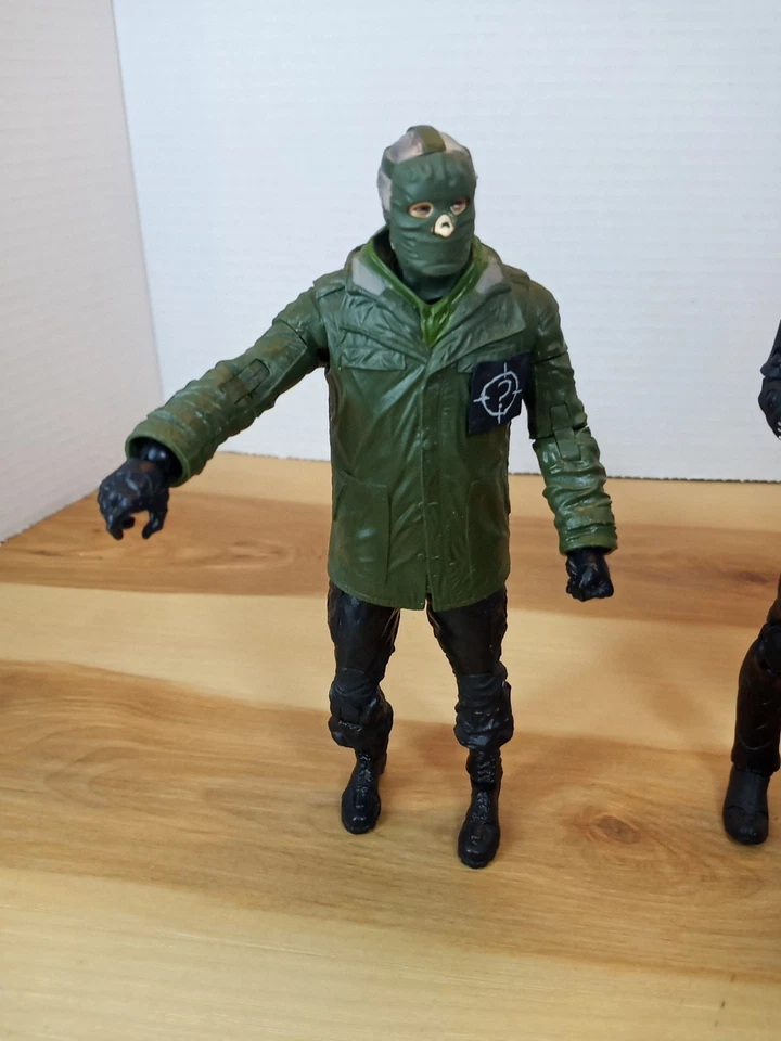 Garra DC Multiverse 2022 Court Of Owls 7" + Batman -The Ridler Resin 7" 2021 Foto 2 de 4