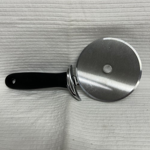 Norpro Grip-EZ Pizza Wheel Cutter Slicer - Picture 3 of 5