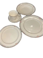 Mikasa La Rose 5 Piece Place Setting Brand New