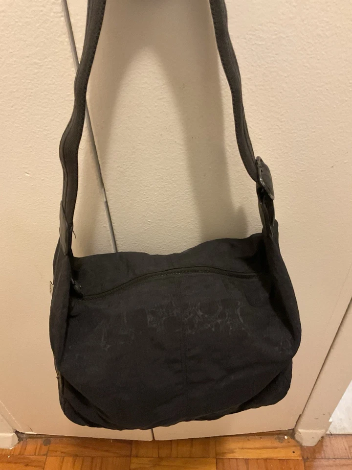 Bolso de Hombro Kipling Mujer Negro Lona Nylon Texturizado Hobo Alenya Mediano Foto 4 de 4