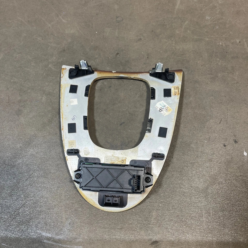 05-09 Mercedes W209 CLK350 consola central palanca de cambios bisel con interruptor OEM Foto 3 de 4