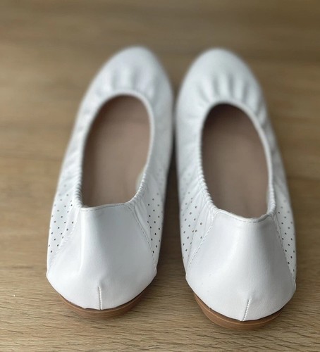 Wanted Marcia Perforated Ballerina Flats White Slip-on Shoes Size 7.5 NEW - Picture 3 of 4