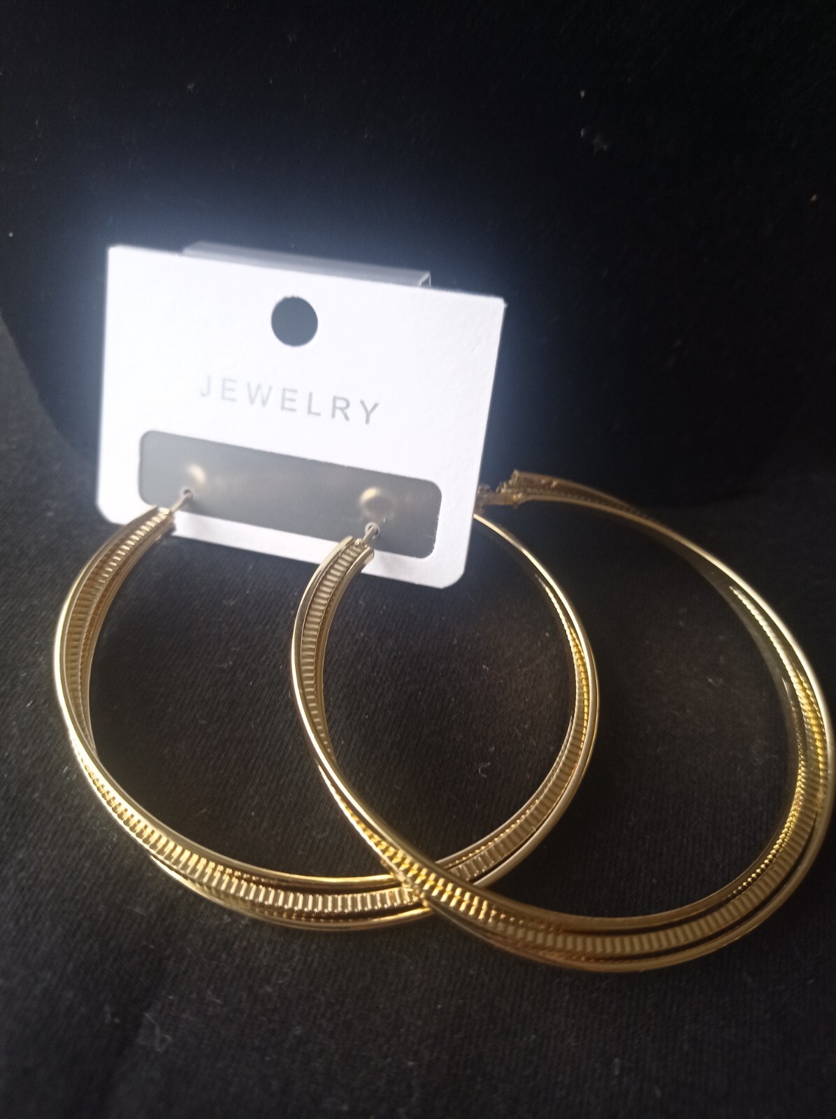 Stainless steel hoop earrings for women - stylish & durable-image
