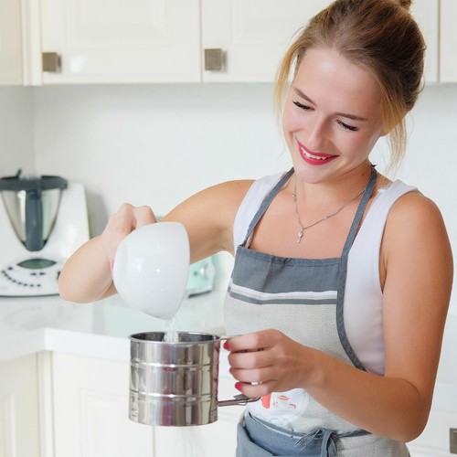 Stainless Steel Fine Mesh Flour Sifter Powder Sugar Shaker with Hand Press - Picture 3 of 6