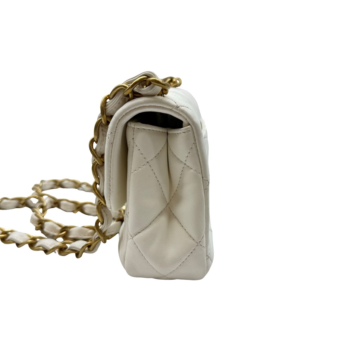 Authentic CHANEL CC Mini Matelasse Chain Shoulder Bag White Authentic CHANEL CC Mini Matelasse Chain Shoulder Bag White