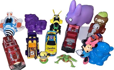 Random Lot of 14 Toys Incl. Minnie Mouse Keychain, Minion, Metal Hot Wheels Cars
