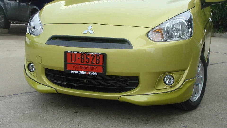 Falda delantera 2012-2015 V1 moldura pintada 2 piezas en Mitsubishi Mirage Space Star Foto 2 de 4