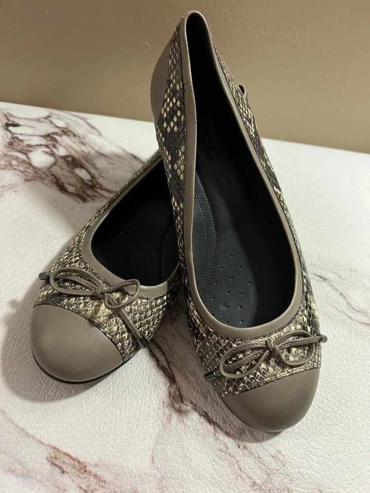 Bailarina Ecco para mujer táctil arco ballet plano, estampado de serpiente, talla 37 6,5 7 EE. UU. Foto 4 de 4