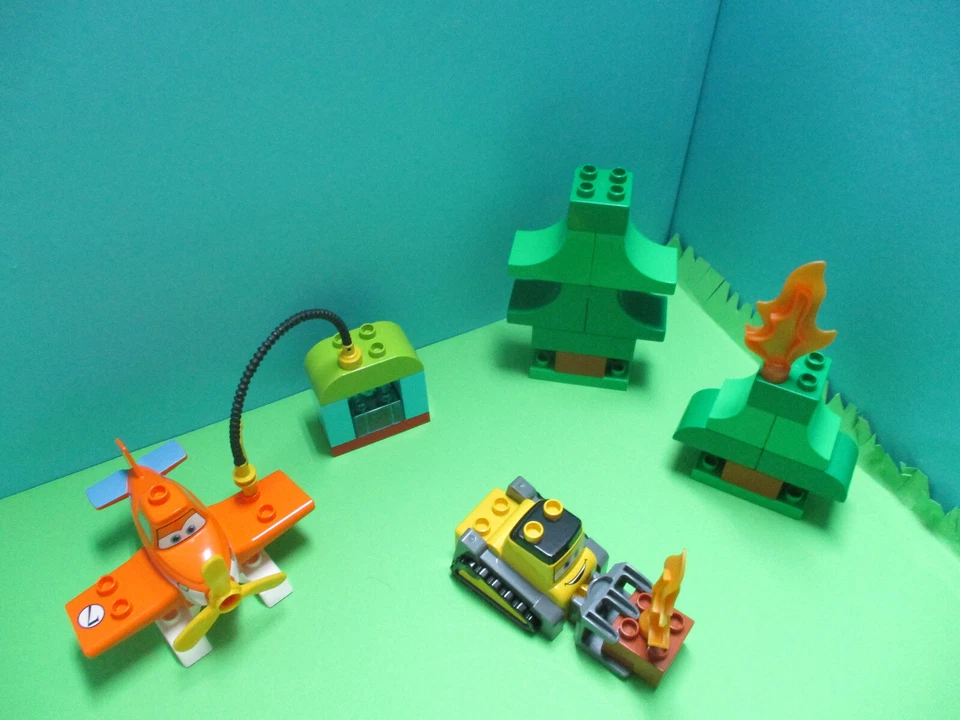 (RB1 / 12) LEGO Duplo Planes Equipo de Bomberos-Rescate Avión Excavadora - Imagen 2 de 4