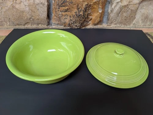 🔥 FIESTA COVERED CASSEROLE DISH & LID CHARTREUSE GREEN 9" LAUGHLIN NEW W/ TAGS