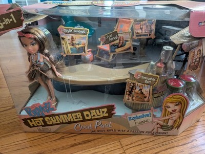 Bratz Hot Summer Days Cool Pool Play Set