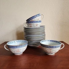 Chinese Rice Grain Chrysanthemum Porcelain Tea cups & saucers with gold gilding