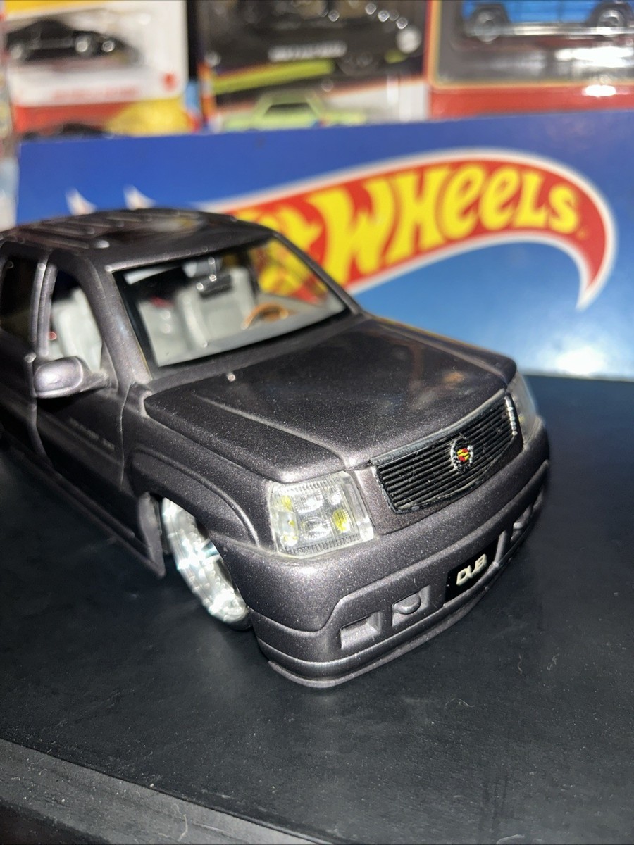 Jada Dub City 2004 Cadillac Escalade EXT gray scale 1/24 loose | eBay