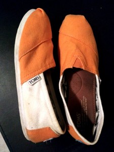 orange toms womens
