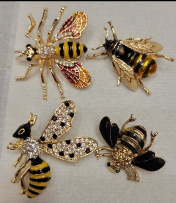 Bee Brooch Pin Lapel Lot Queen Bee Hornet, Bumblebee,  Honeybee Insect Bug E25-1