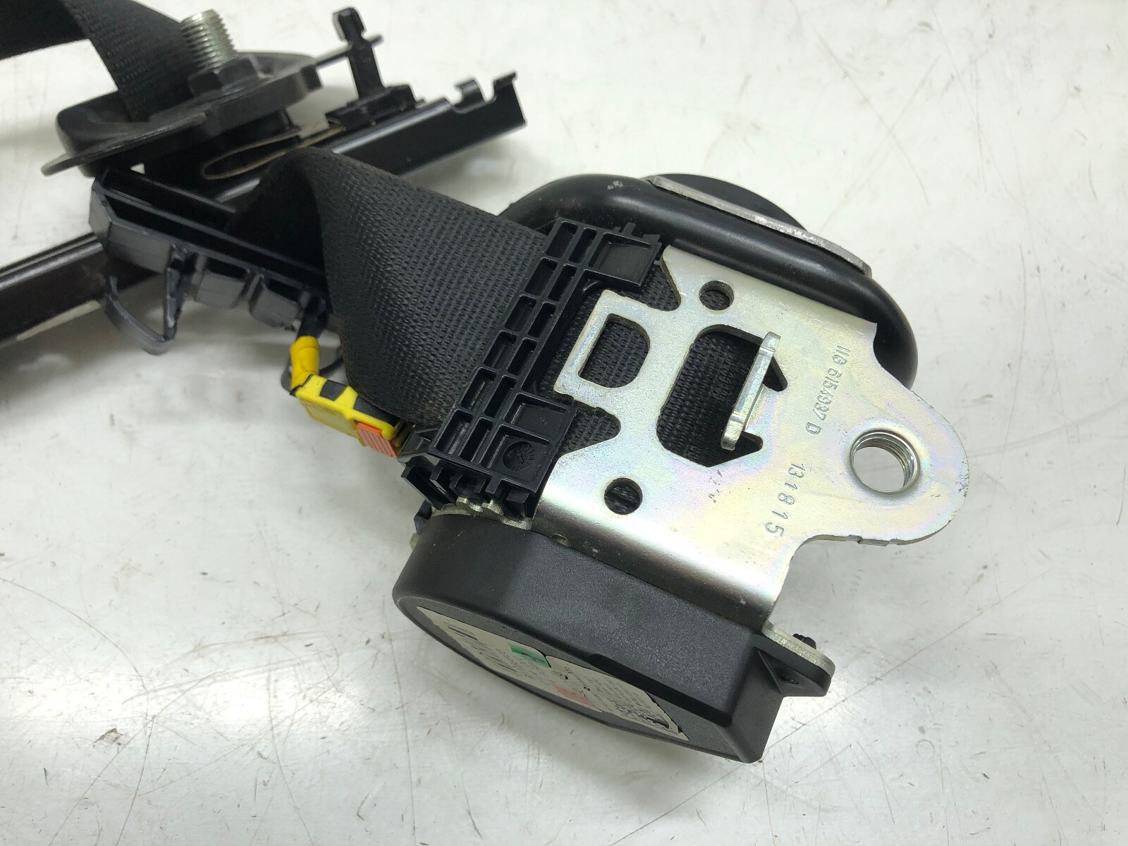 2014-2017 MASERATI GHIBLI RIGHT PASSENGER FRONT SEATBELT RETRACTOR OEM.