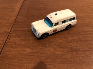 matchbox series 3 binz ambulance
