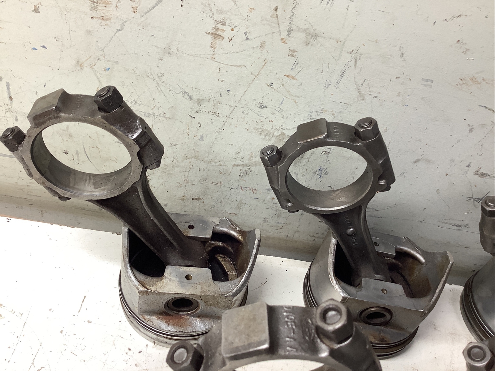 FORD 302 CONNECTING ROD & PISTON ASSEMBLY. C8OEA ROD .30 PISTON SET eBay