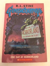 Goosebumps.:One Day at Horrorland (Book by R.L.Stine 2003 Scholastics)