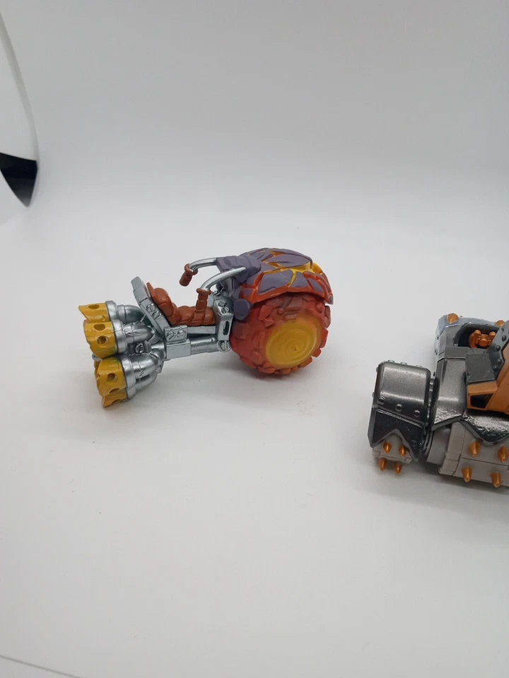 Figura de vehículo Skylanders Activision 2015 ciclo de quemadura y supercargadores tanque de tiburones Foto 3 de 4