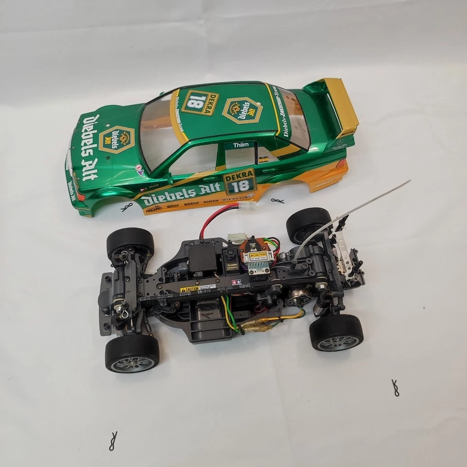 Modello auto Tamiya anni 90 restaurata anni 90 sc. 1/10 con motore - Immagine 3 di 4