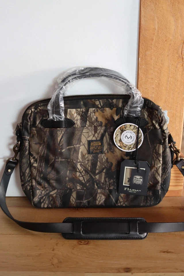 Maletín compacto Filson de tela de hojalata maderas duras camuflaje etiquetas nuevas impermeable portátil EE. UU. Foto 4 de 4