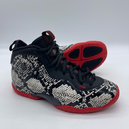 Nike Air Foamposite One 644791-104 Youth Size 5.5Y Basketball Shoes Red Black - Picture 2 of 10