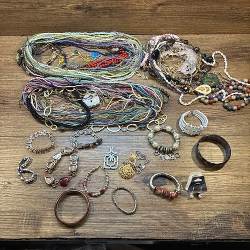 Vintage Costume Jewelry Lot  Soo Many Pieces – Bracelets & Necklaces