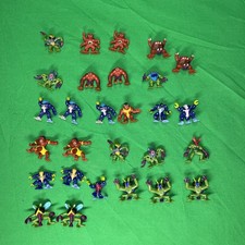 Lot of 28 Vintage Fistful of Aliens Figures Bandai Monster