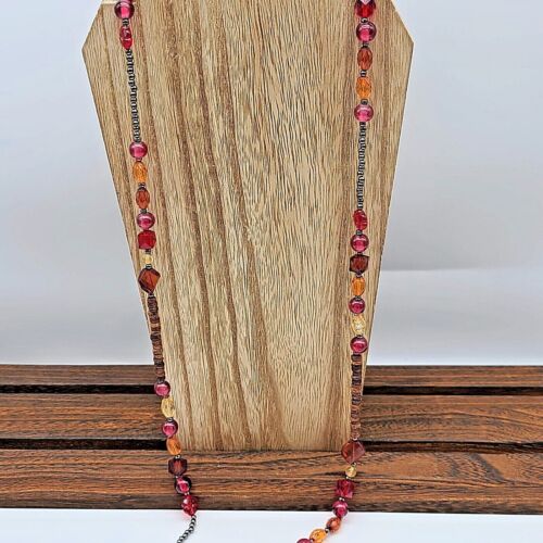 Collar de cuentas de madera de bronce antiguo y marrón con acentos rojos, naranjas y gemas claras - Imagen 3 de 9