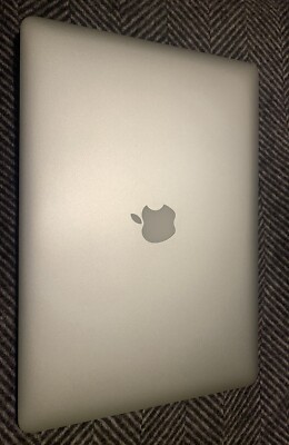 Macbook Pro A1398 Retina Screen 15 Inch Silver 16GB 256GB Intel