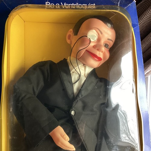 Charlie McCarthy Bauchrednerpuppe GoldbergerI OVP mit Schuhen & Monokel - Bild 1 von 24