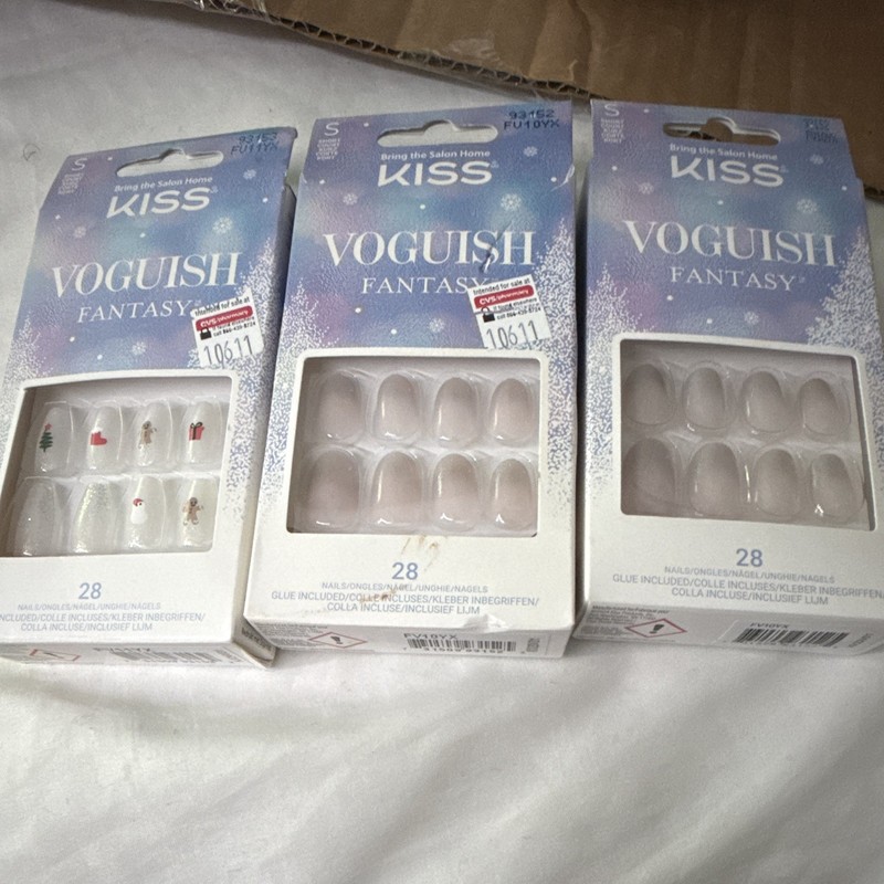 KISS Press-On Nails 28ct Short Oval Clear Shiny Glue Christmas