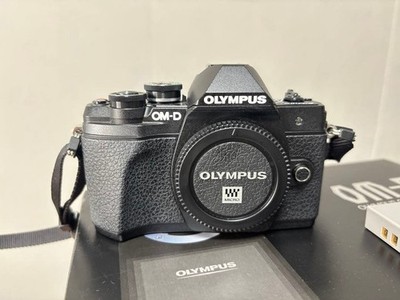 Olympus OM-D E-M10 Mark III / 14-42mm 40-150mm Double Lens Kit 250667