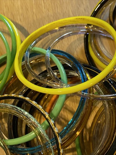 HUGE Bangle Bracelet Lot of 160 Funky MOD Textured Smooth Clangy GLASS Vintage - Picture 10 of 14